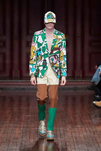 Look 52